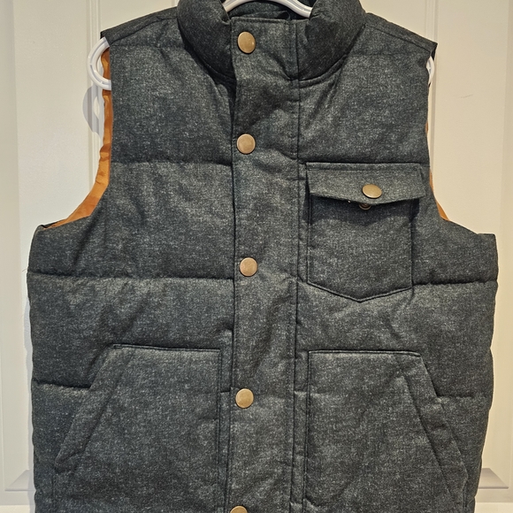 2/$30 🏷 Old Navy Forrest Green + Mustard Puffer Vest Size 6/7 - Picture 2 of 2